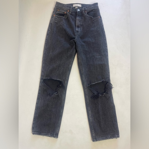 Abercrombie & Fitch Curve Love Ultra High Rise Ankle Straight Jeans - Black. - Picture 13 of 13